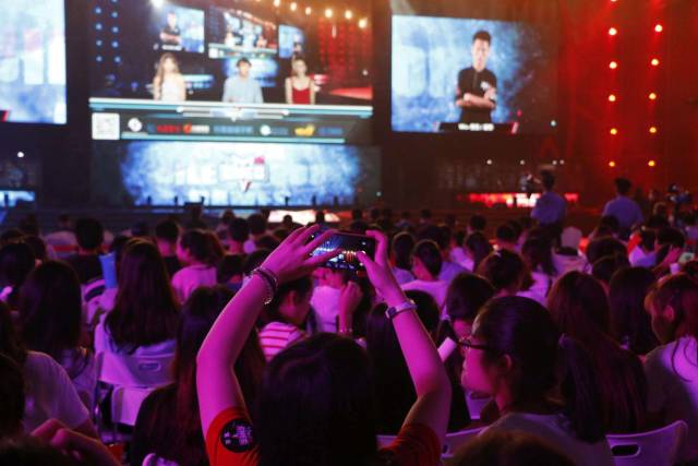 门完成梅开 门完成梅开